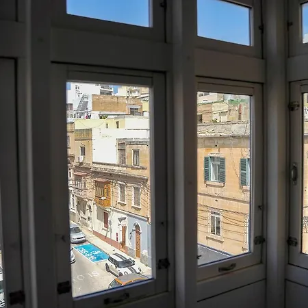 Lovely Close To The Sea Apartman