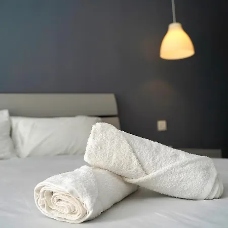 Lovely Close To The Sea Gżira